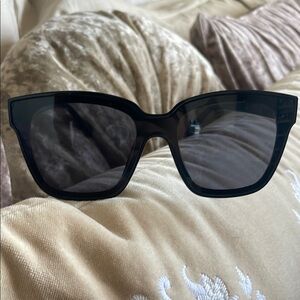 Chic Black Sunglasses